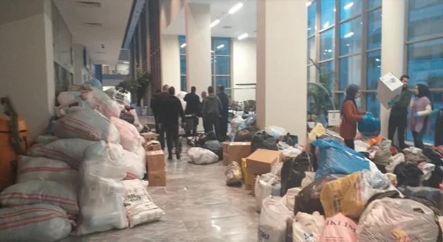Erzurum’da doktor ve hemşireler yardım malzemeleriyle deprem bölgesine gitti
