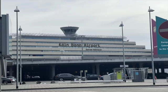 Almanya’da grevler sebebiyle havalimanlarındaki yüzlerce uçuş iptal edildi