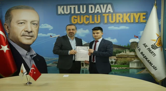Kocaeli’de 18 yaşındaki lise öğrencisi, AK Parti’den milletvekili aday adaylığına başvurdu