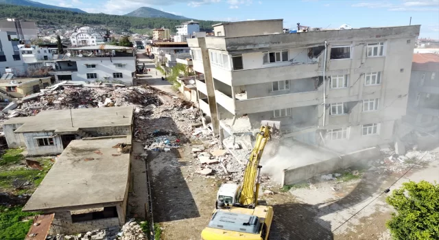 Hatay’ın Hassa ilçesinde 191 binanın enkazı kaldırıldı