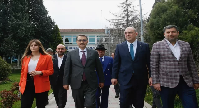 Enerji ve Tabii Kaynaklar Bakanı Dönmez, Eskişehir’de sanayici ve iş insanlarıyla buluştu:
