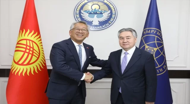 Kırgızistan Dışişleri Bakanı Kulubayev, ABD Dışişleri Bakan Yardımcısı Lu’yu kabul etti 