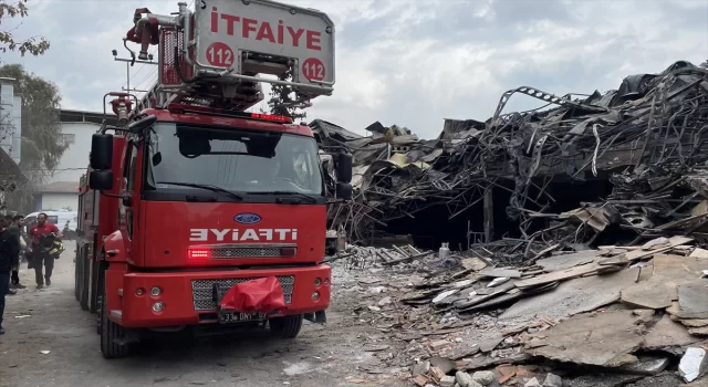 Mersin’de yangın sebebiyle 4 şahsın öldüğü fabrikada insan kemikleri bulundu 
