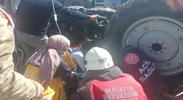 Malatya’da traktörün devrildiği kazada 3 kişi yaralandı