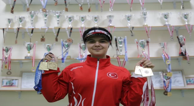 Atıcılıkta 17 Türkiye rekoru sahibi Berfin, dünya şampiyonluğu hedefiyle çalışıyor