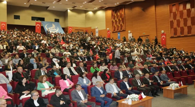 MHP Genel Başkan Yardımcısı Özdemir, Kayseri’de konferansta konuştu: