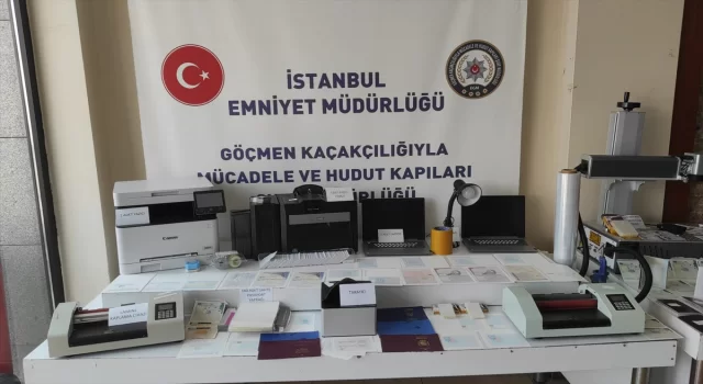 İstanbul’da sahte pasaport operasyonunda 2 sanık tutuklandı