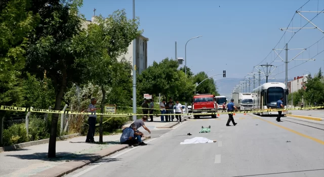 Eskişehir’de hafif ticari aracın çarptığı 72 yaşındaki kişi öldü