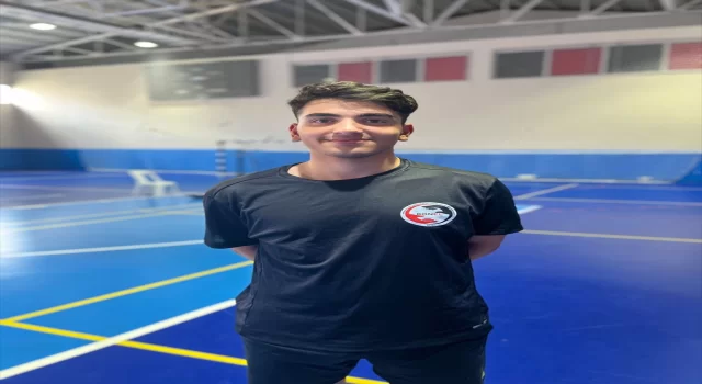 İşitme engelli milli sporcu Furkan’ın hedefi badmintonda dünya şampiyonu olmak