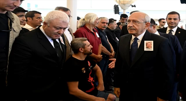 Kılıçdaroğlu, CHP İzmir Milletvekili Özkan’ın annesinin cenazesine katıldı