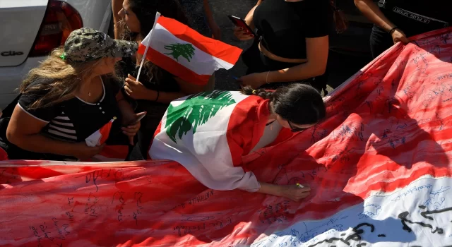 Lübnan’da 235 can alan liman patlamasının üzerinden 3 yıl geçti