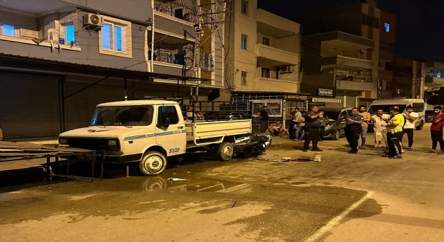 Adana’da park halindeki kamyonete çarpan motosikletin sürücüsü yaşamını yitirdi