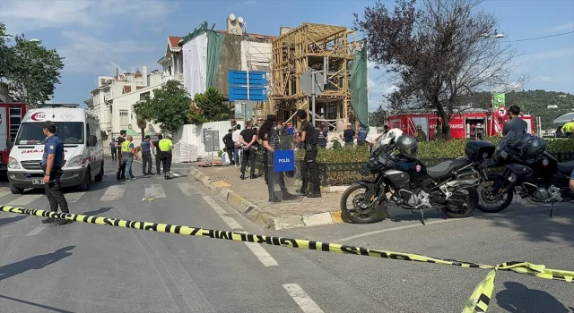 Beşiktaş’ta restore edilen 3 katlı ahşap binada kısmi çökme meydana geldi