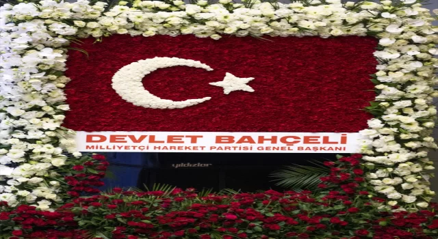 Bahçeli’den AK Parti’nin 22. kuruluş yıl dönümü için Türk bayraklı kutlama çiçeği