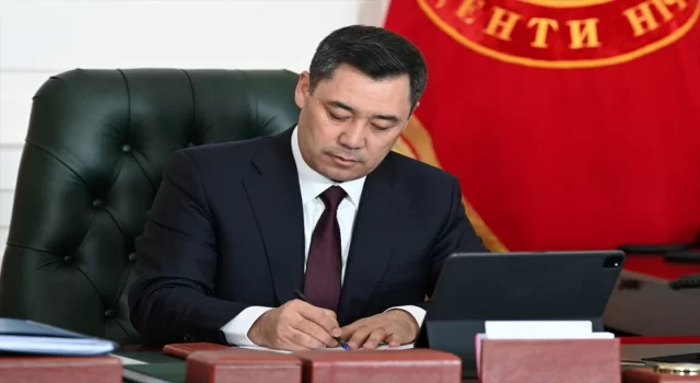 Kırgızistan’da TÜRKSOY Genel Sekreteri Raev ”Danaker Devlet Nişanı”na layık görüldü