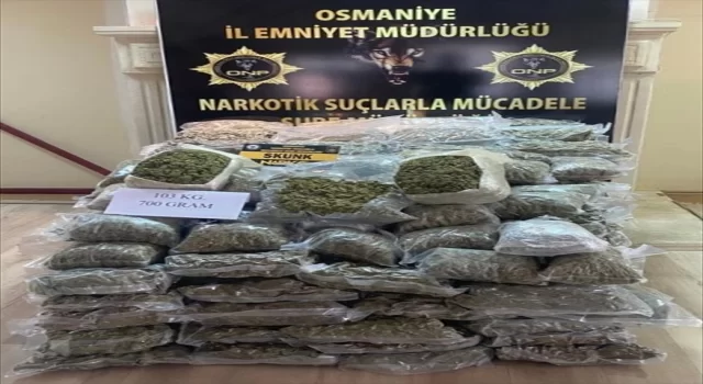 Osmaniye’de otomobilin bagajında 103 kilo 700 gram uyuşturucu ele geçirildi