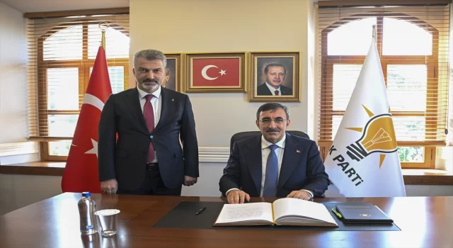 Cumhurbaşkanı Yardımcısı Yılmaz, Trabzon’da ziyaretlerde bulundu