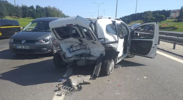 İstanbul’da zincirleme trafik kazasında 3 kişi yaralandı