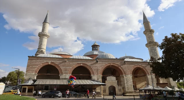 Edirne’de tarihi cami minaresindeki paratonerin bakır borusu çalındı
