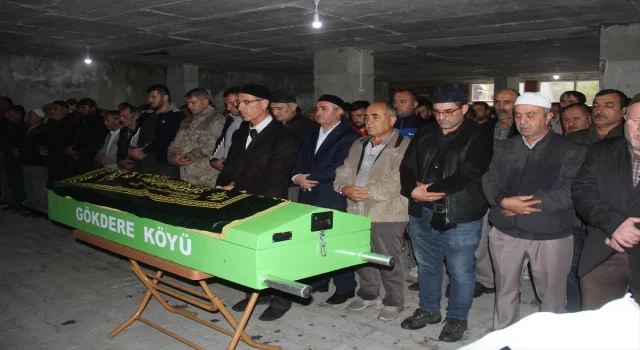 Amasya’daki otobüs kazasında hayatını kaybeden 2 öğrencinin cenazesi Çorum’da defnedildi