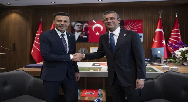 Özgür Özel, CHP İstanbul İl Başkanlığına seçilen Çelik’i tebrik etti