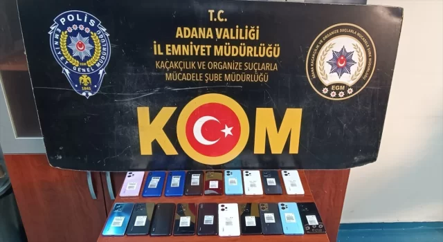 Adana’da rahlelerin içine gizlenmiş gümrük kaçağı 19 cep telefonu ele geçirildi
