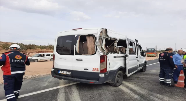 Mardin’de minibüsle kamyonetin çarpışması sonucu 5 kişi yaralandı 