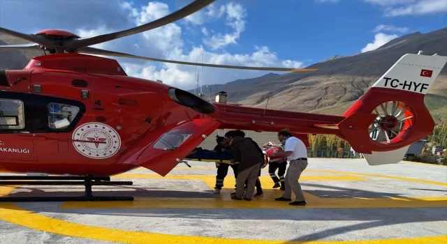 Van’da ambulans helikopter hamile kadın için havalandı