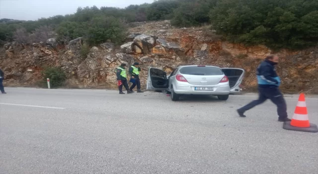 Isparta’da iki otomobilin çarpıştığı kazada 1 kişi öldü, 4 kişi yaralandı