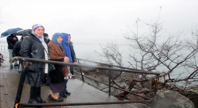 Zonguldak’ta batan geminin kayıp 7 personelinin yakınları bekleyişlerini sürdürüyor