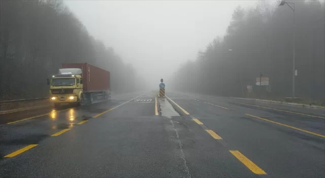 Bolu Dağı’nda sis ve sağanak etkili oldu
