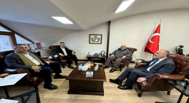 Filistin’in Ankara Büyükelçisi Faed Mustafa İHH’yi ziyaret etti