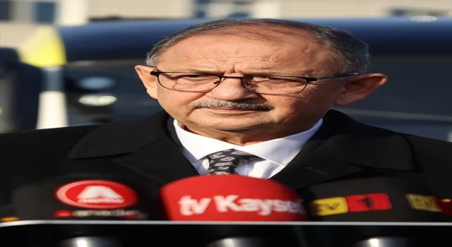 Bakan Özhaseki, Kayseri’de Büyükşehir Belediyesinin otobüs tanıtım töreninde konuştu: