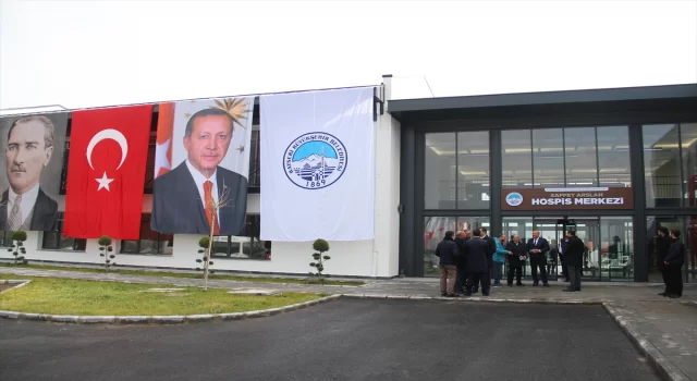 TBMM Milli Savunma Komisyonu Başkanı Akar, Kayseri’de kanser hastalarına hizmet verecek merkezi inceledi