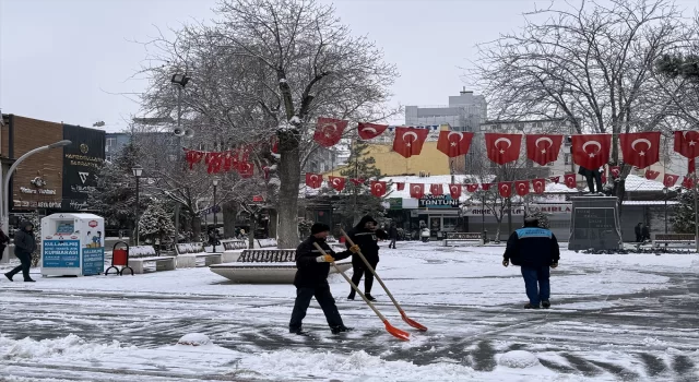 Karaman’da kar etkili oldu