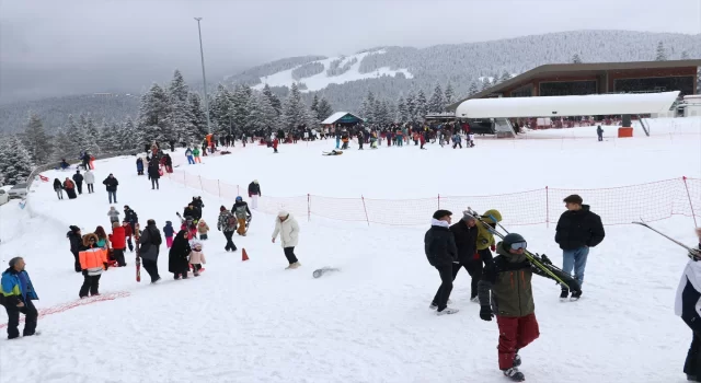 Ilgaz Dağı’ndaki Yurduntepe Kayak Merkezi’nde yarıyıl tatili yoğunluğu 
