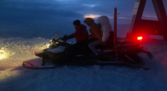Antalya’da kayak merkezinde mahsur kalan 9 kişi kurtarıldı