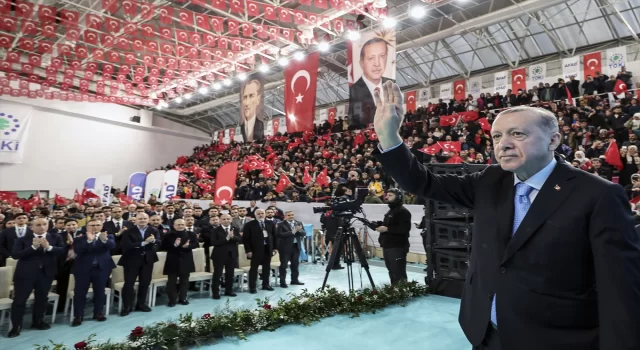 Cumhurbaşkanı Erdoğan: ”(Aile ve Gençlik Fonu) Önümüzdeki haftalarda başvuruları başlayacak çalışmanın önceliği, deprem bölgesi şehirlerimizdeki kadınlarımız ve gençlerimiz olacak”