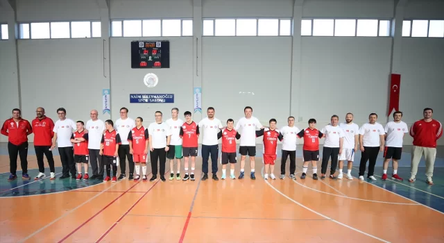 Çanakkale’de Down Sendromlu Basketbol Milli Takımı, kent protokolüyle maç yaptı