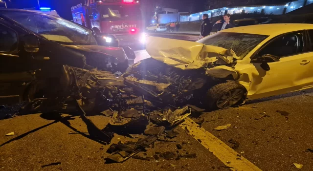 Kırklareli’nde panelvan ile otomobilin çarpıştığı kazada 2 kişi yaralandı