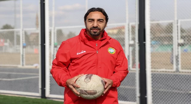 Profesyonel tüm liglerde şampiyonluk yaşayan İbrahim Öztürk, yeşil sahalardan kopmuyor