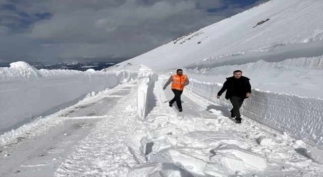 Kar sebebiyle 4 gündür kapalı olan ArdahanArtvin kara yolu açıldı