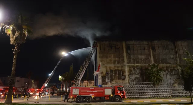 GÜNCELLEME Antalya’da tersanede çıkan yangına ekiplerce müdahale ediliyor