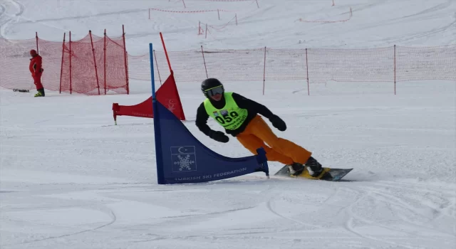 Snowboard 2. Etap Türkiye Şampiyonası Kurtuluş Kupası yarışları Erzincan’da başladı
