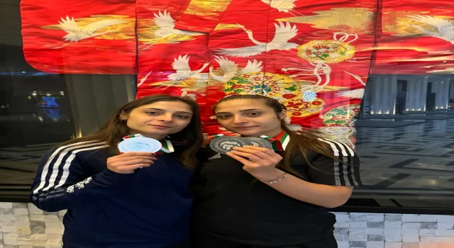 Milli halterci ikiz kız kardeşlerden Avrupa Şampiyonası’nda madalya başarısı