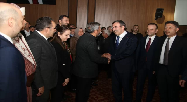 Cumhurbaşkanı Yardımcısı Yılmaz, Adana’da STK temsilcileri ve kanaat önderleriyle buluştu: