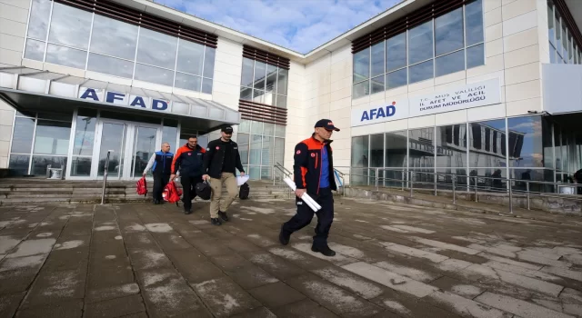 AFAD ekipleri Muş’ta öğrenci ve öğretmenleri deprem konusunda bilinçlendiriyor
