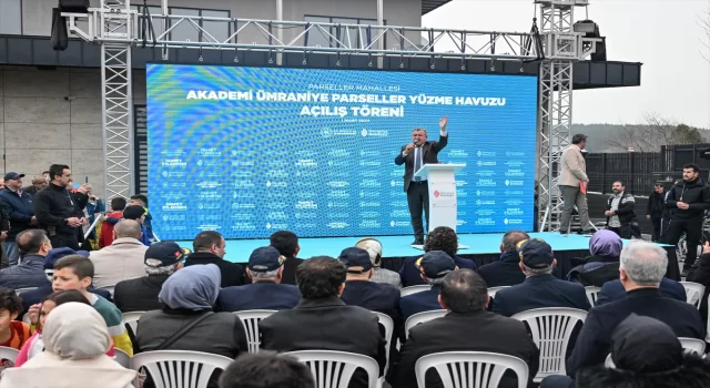 Gençlik ve Spor Bakanı Bak, İstanbul’da yüzme havuzu açtı: