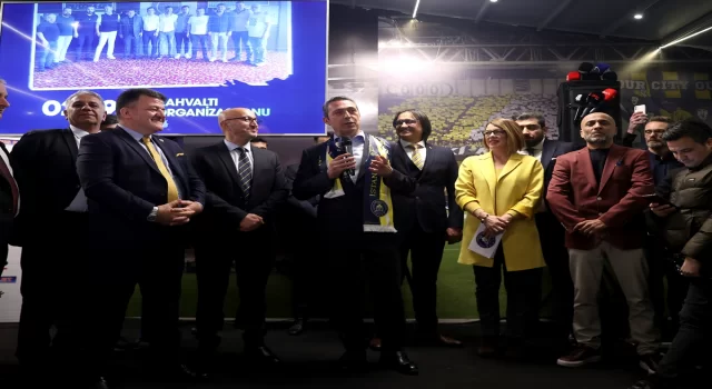 Ali Koç, İstanbul Fenerbahçeliler Derneğinin merkez binasının açılışını yaptı 