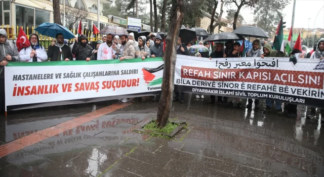 Diyarbakır’da sağlık çalışanlarından Gazze’ye destek için ”sessiz yürüyüş”